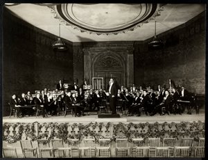 Teljes zenekar a színpadon, New York, 1911 (ezüst zselatin kép)